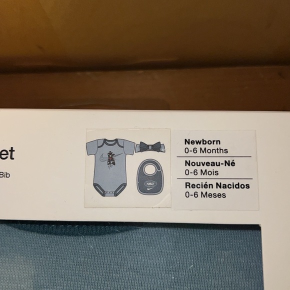 Nike 2-3 Pieces Set 0-6 Months New In Box - Picture 3 of 4